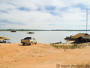 Crossing the Mekong in Champasak photo gallery  - 12 pictures of Crossing the Mekong in Champasak