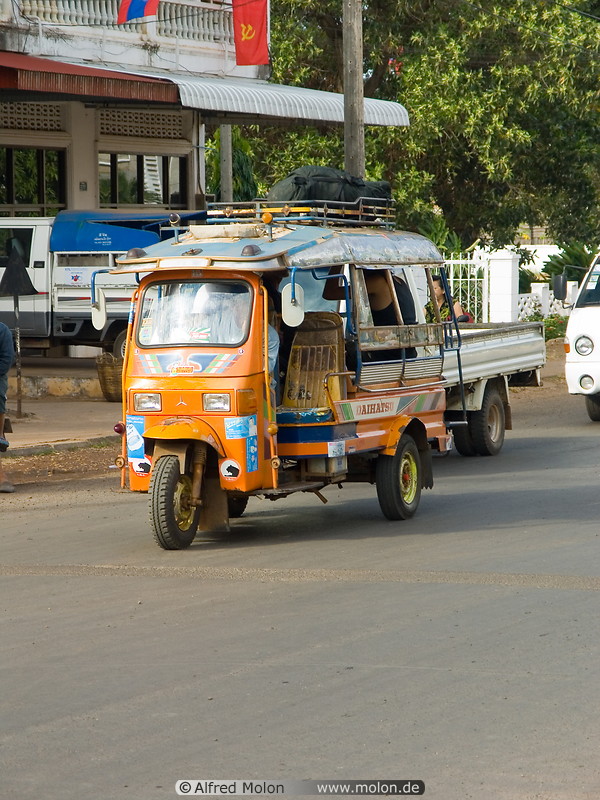 05 Auto rickshaw
