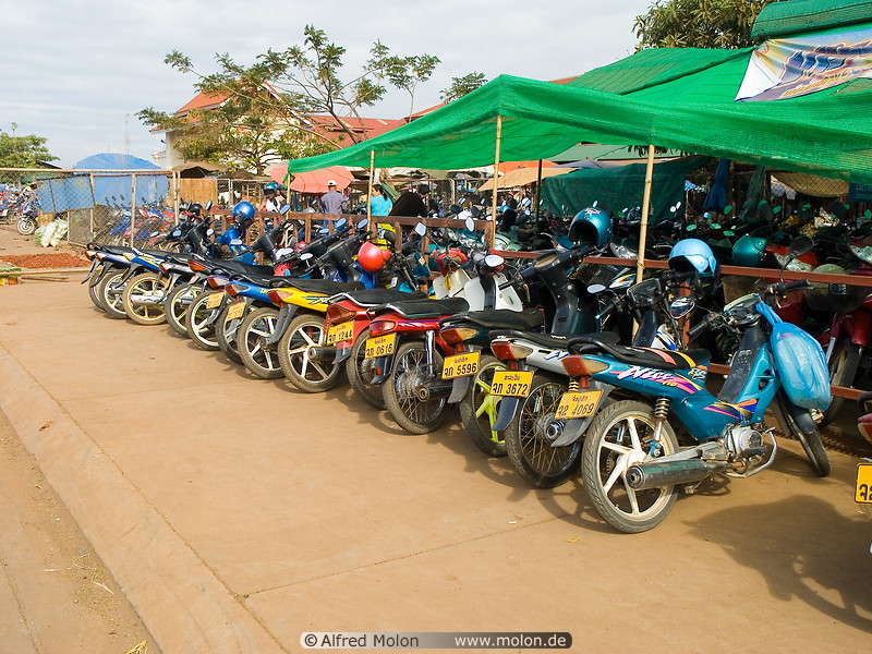 16 Motorcycles parking
