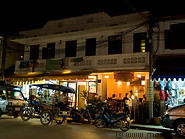 24 Restaurants on Sisavangvong road at night