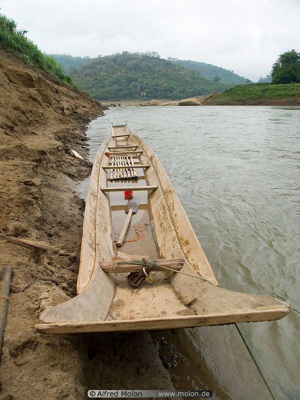 04 Boat in Nam Khan river