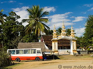 10 Kuang Si Temple and bus