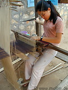 11 Weaving girl