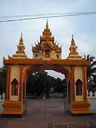 14 Wat That Luang Tai entrance