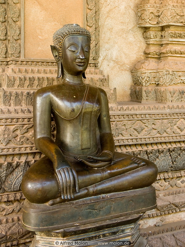 08 Buddha statue
