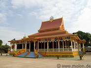 11 Wat That Luang Tai