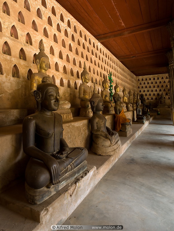 06 Buddha statues