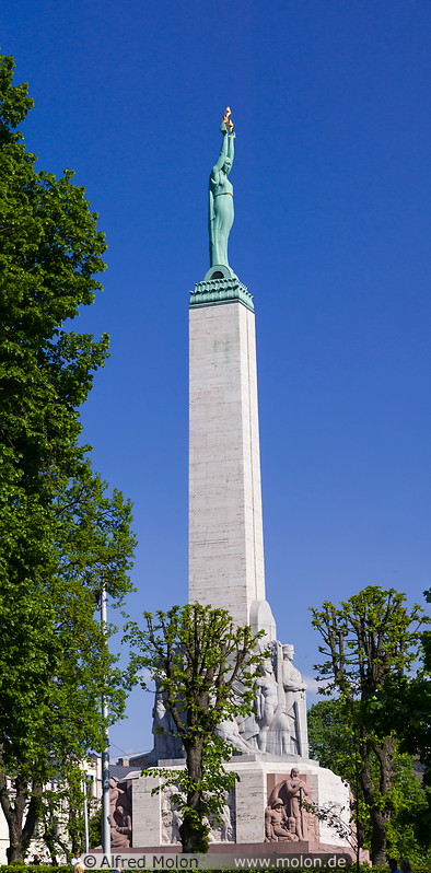 03 Freedom monument