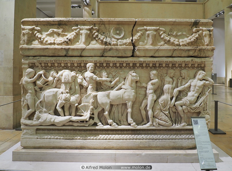 06 Sarcophagus with Achilles legend