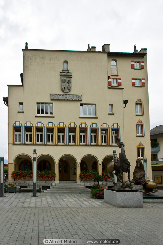 06 Town hall