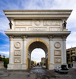 21 Porta Macedonia