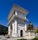 39 Porta Macedonia
