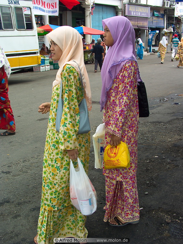19 Kelantan ladies with Islamic dress