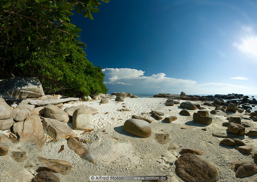 03 Beach with boulders