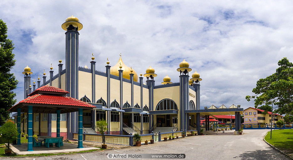 14 Sultan Ahmad Shah mosque