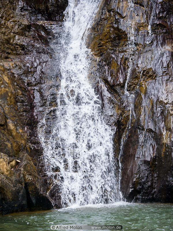 06 Takah Tinggi waterfall