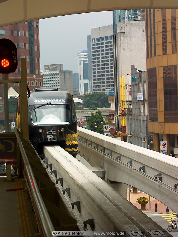 08 Monorail leaving Bukit Bintang station