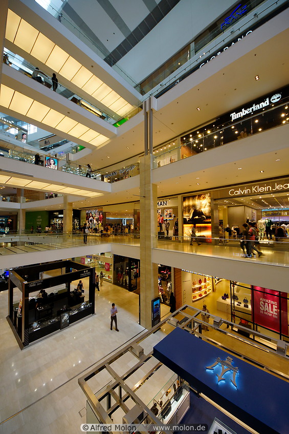 05 Mall interior with shops