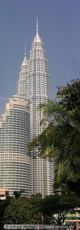 01 Petronas towers
