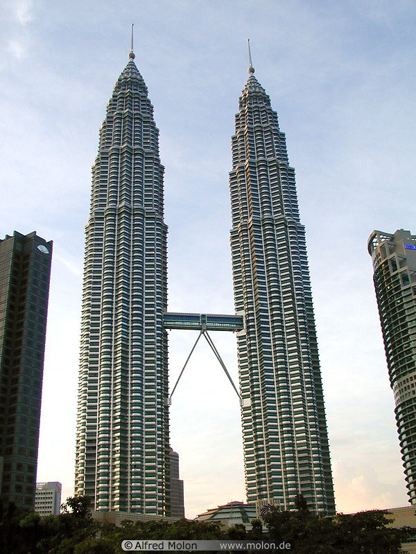 08 Petronas towers