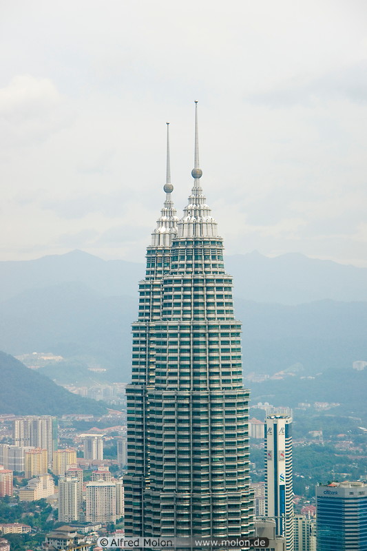 22 Petronas towers