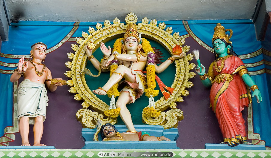 10 Hindu gods statues