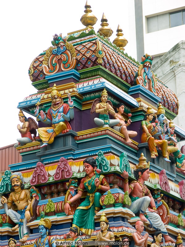 19 Roof detail decorated with statues of Hindu gods