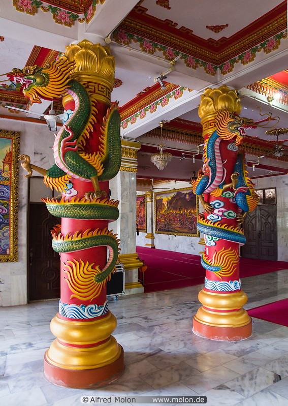 08 Decorated pillars