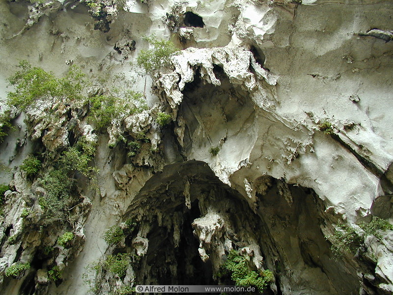 26 Batu caves