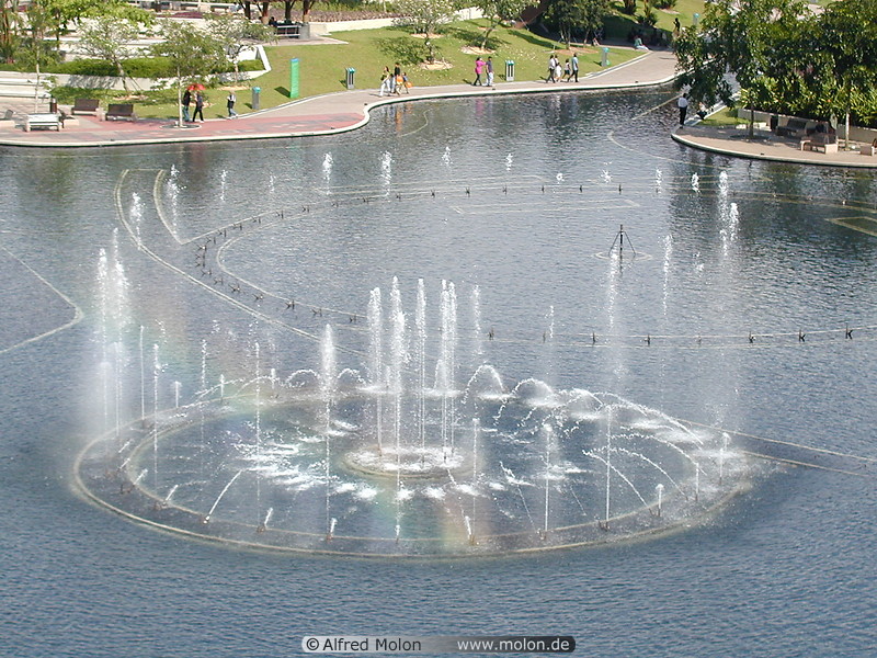 33 Fountain in KLCC park