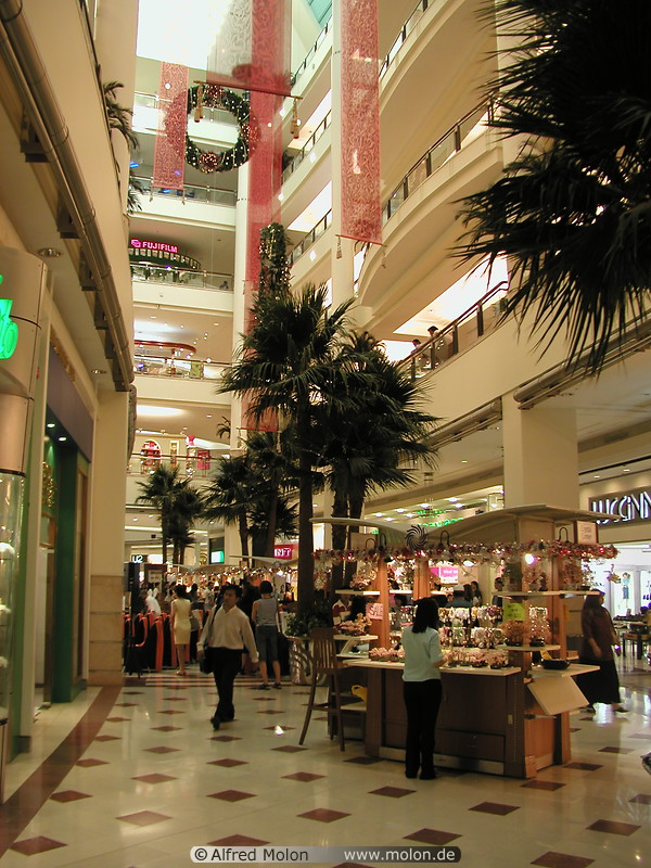 41 Suria KLCC shopping complex