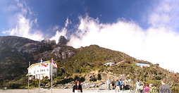 04 View of Laban Rata resthouse and Mt Kinabalu