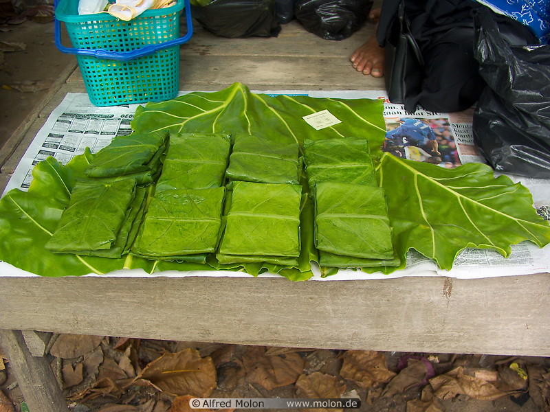 05 Fermented rice in yam leaves