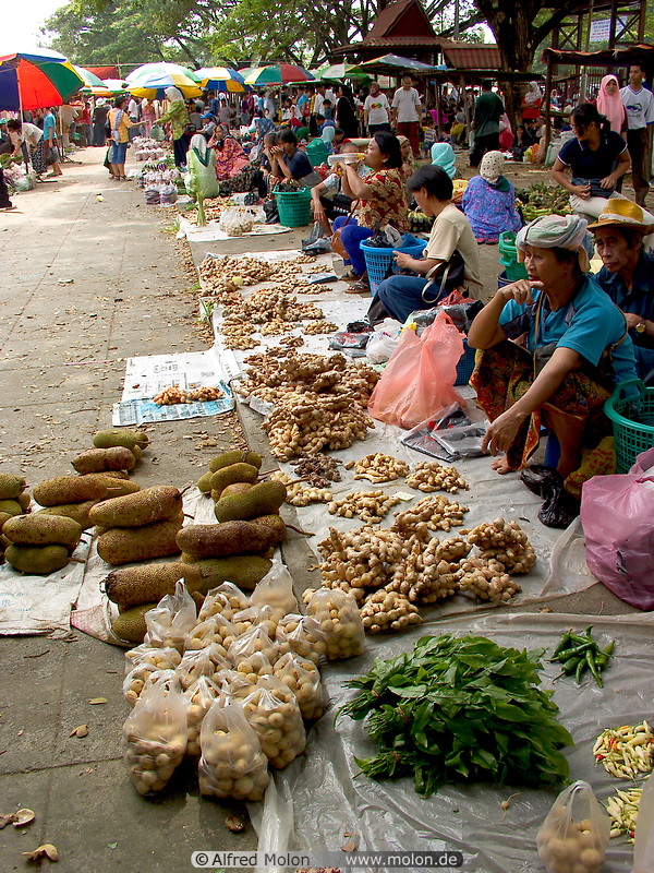 14 Kota Belud market