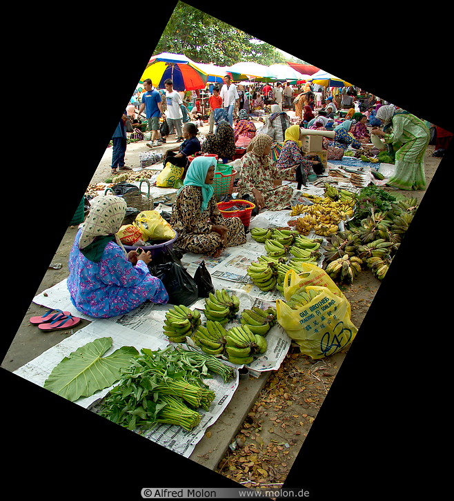 20 Kota Belud market