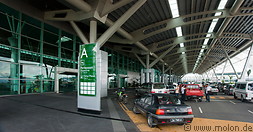 08 Airport terminal 1 parking area