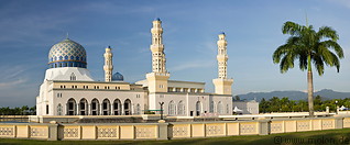 01 Likas floating mosque