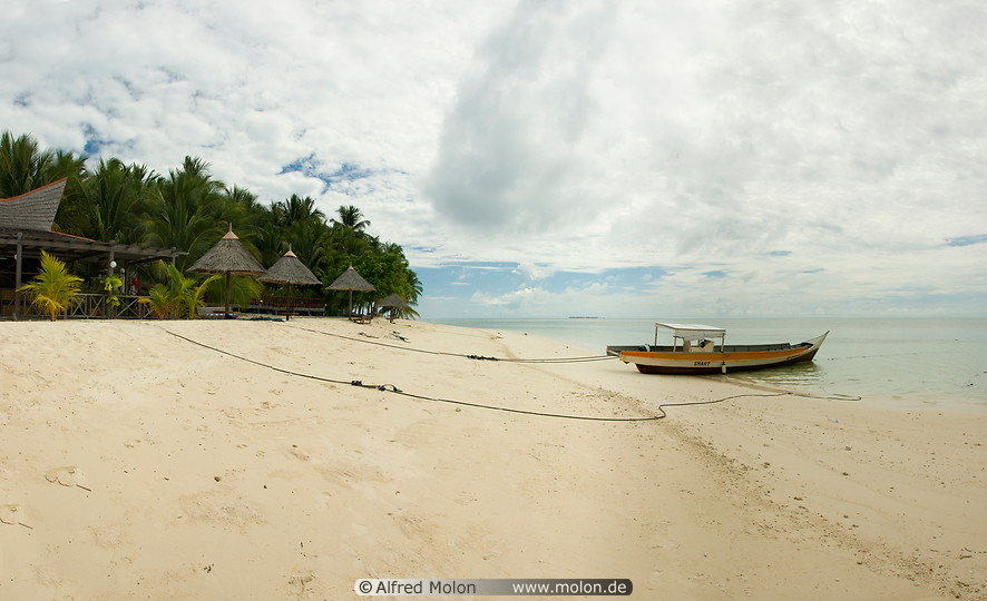 18 Beach of Sipadan Mabul resort