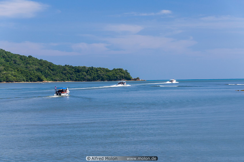 01 Boats heading to Mantanani island
