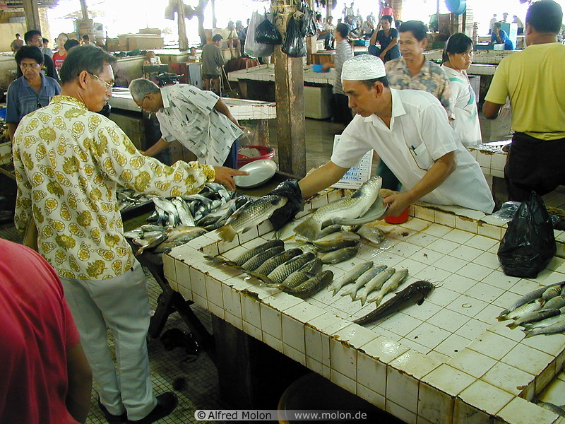 18 Fish market in 2001