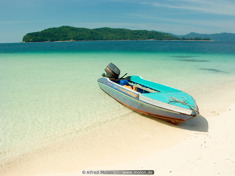 13 Boat on Sulug island beach
