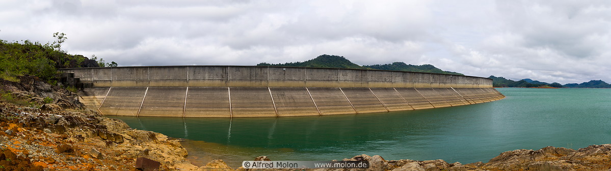 07 Batang Ai dam