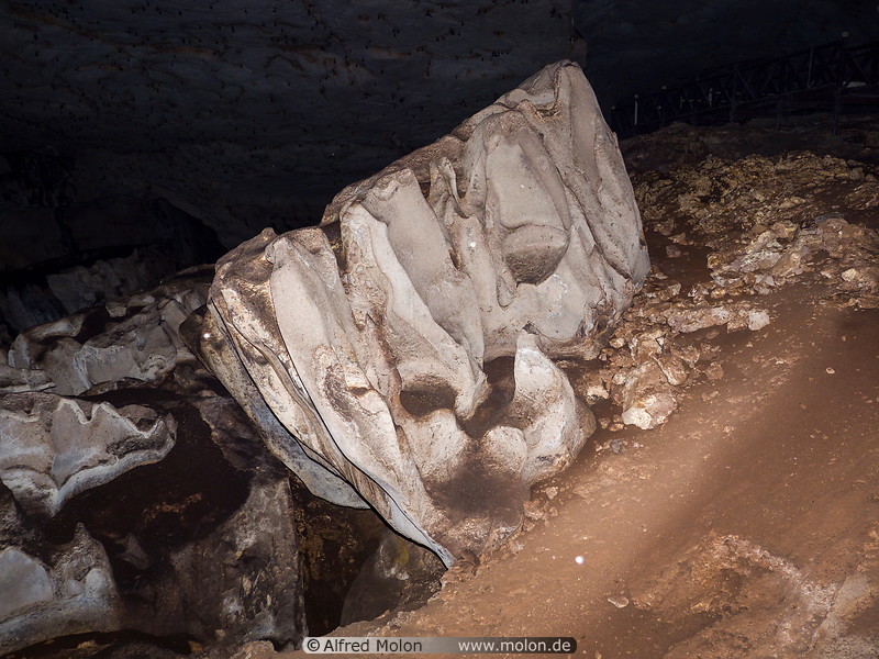 22 Rock formation in Wind cave
