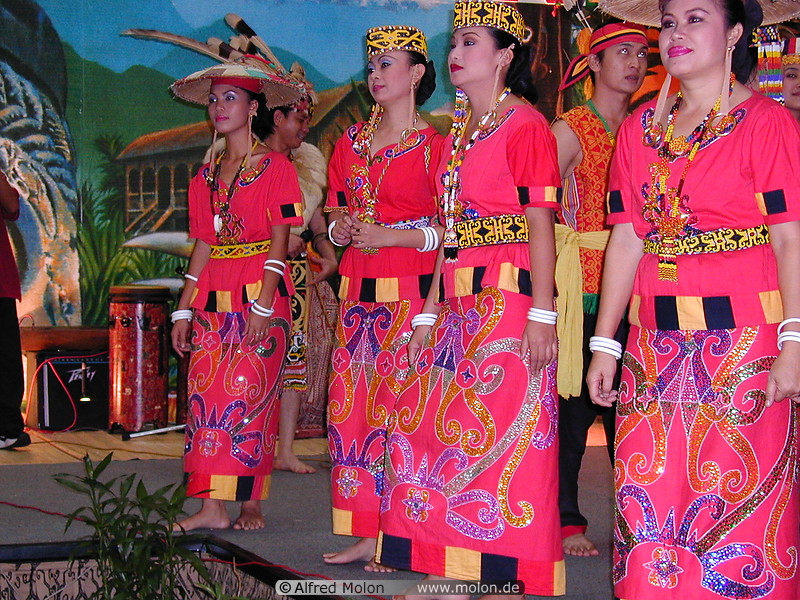 08 Sarawak show