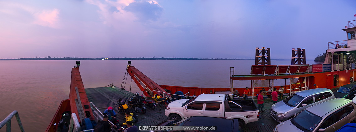 30 Pusa ferry crossing Batang Saribas river