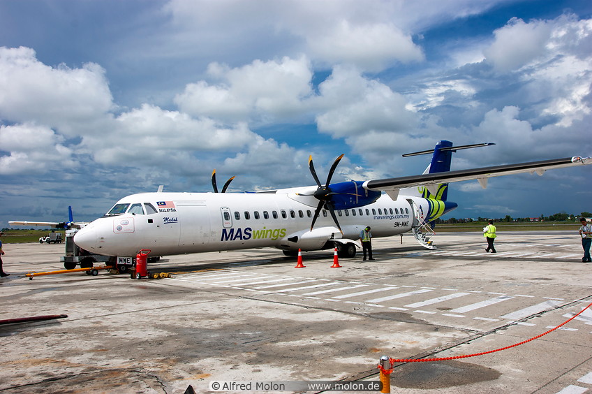 07 MASwings ATR-72 plane in Miri airport