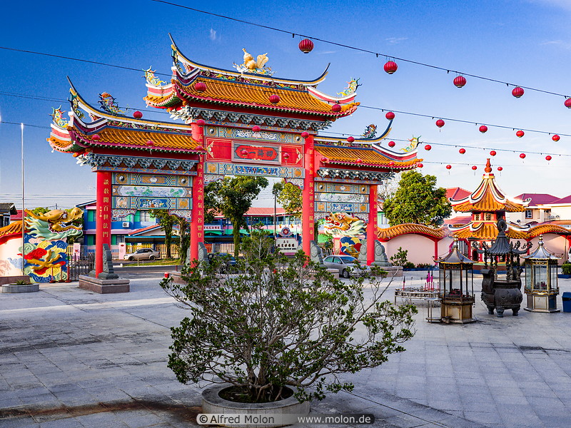 20 San Ching Tian chinese temple