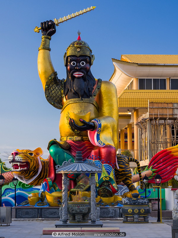 28 God statue in Hai Long Si chinese temple