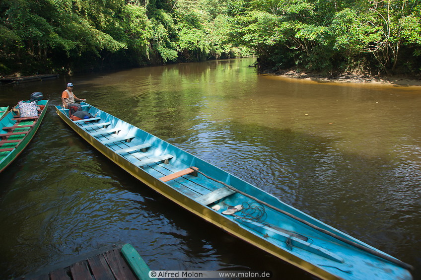 05 Boats in Melinau river