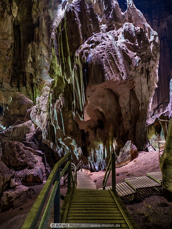 36 Staircase in Niah cave